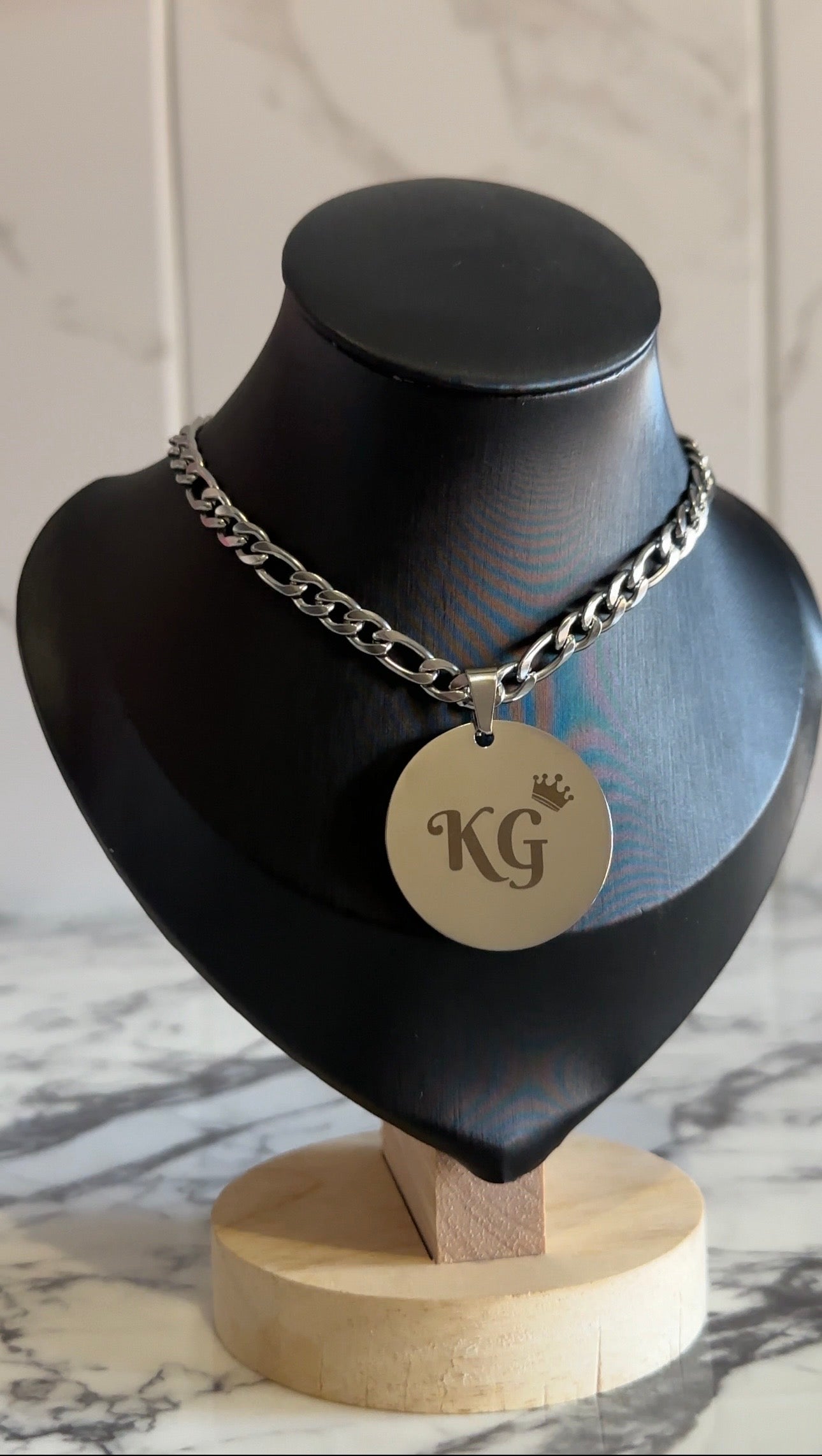 Mega round pendant..